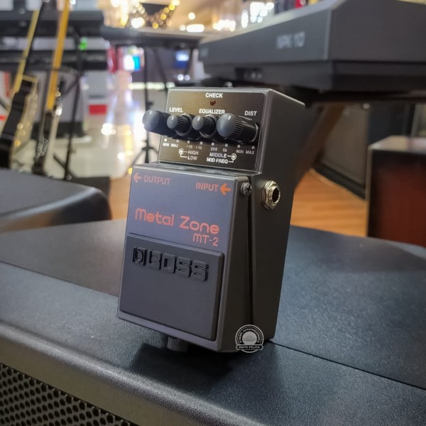 EFEK GITAR BOSS METAL ZONE MT-2