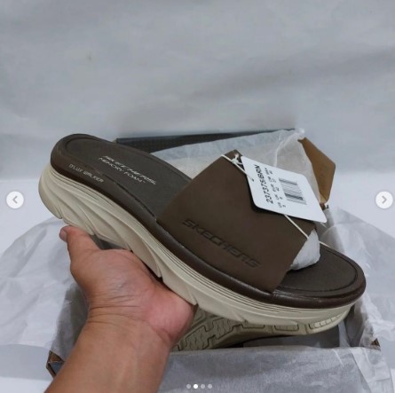 Skechers D’Lux Walker Cambria Sandal - Brown (Men) (Sol Empuk) (kulit sapi)