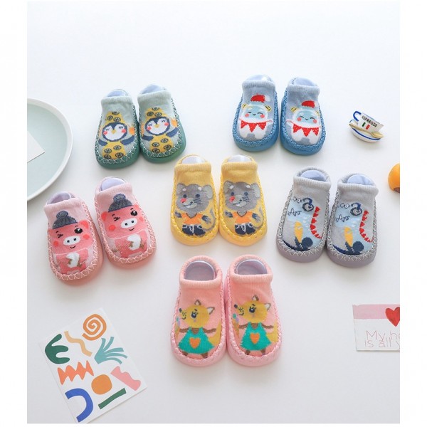 Sepatu anti slip bayi