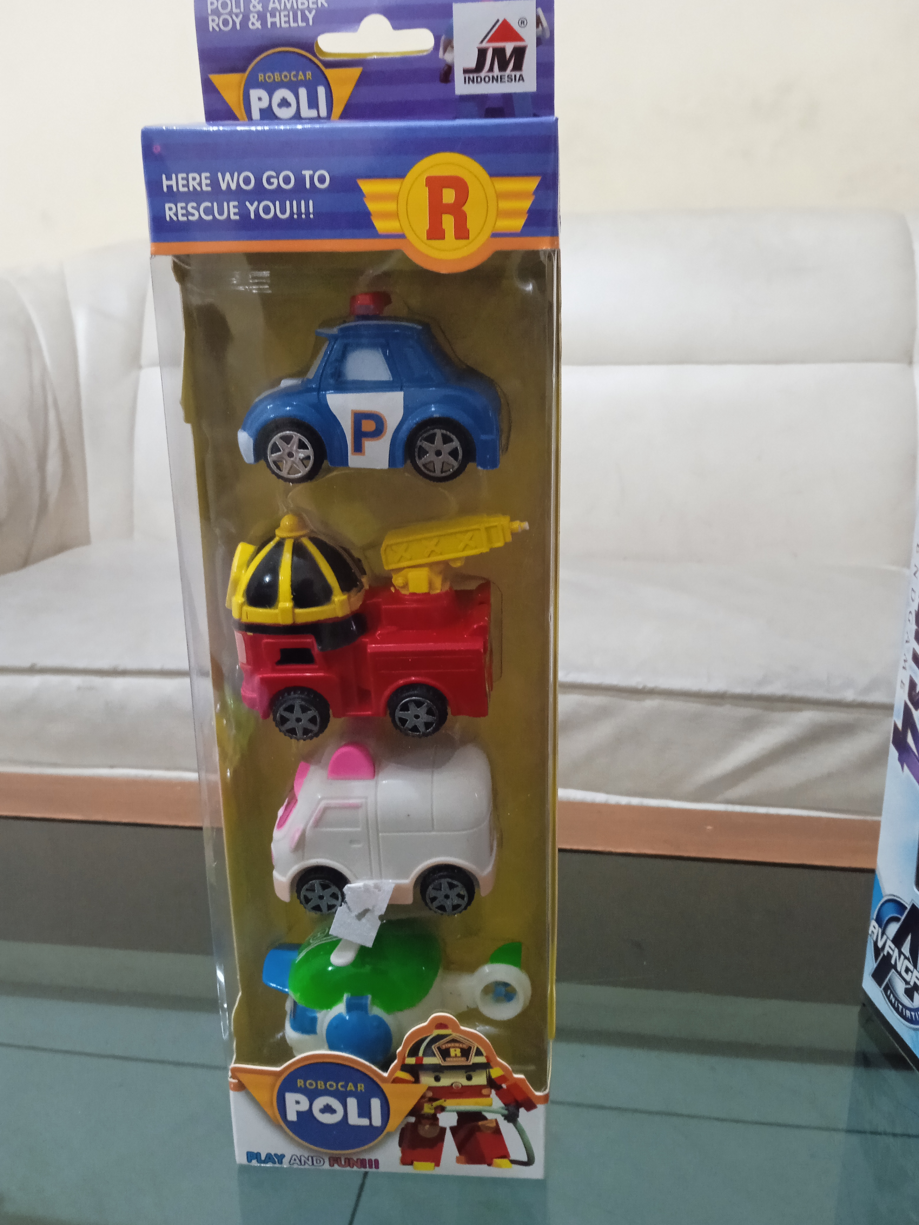 Mobil mobilan anak robocar poli